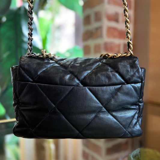 CHANEL Chanel 19 Large Black Shiny Goatskin Quilted Flap