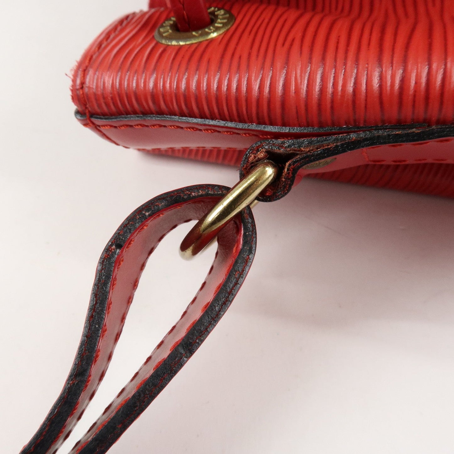 Louis Vuitton Epi Petit Noe Shoulder Bag Castilian Red M5901E