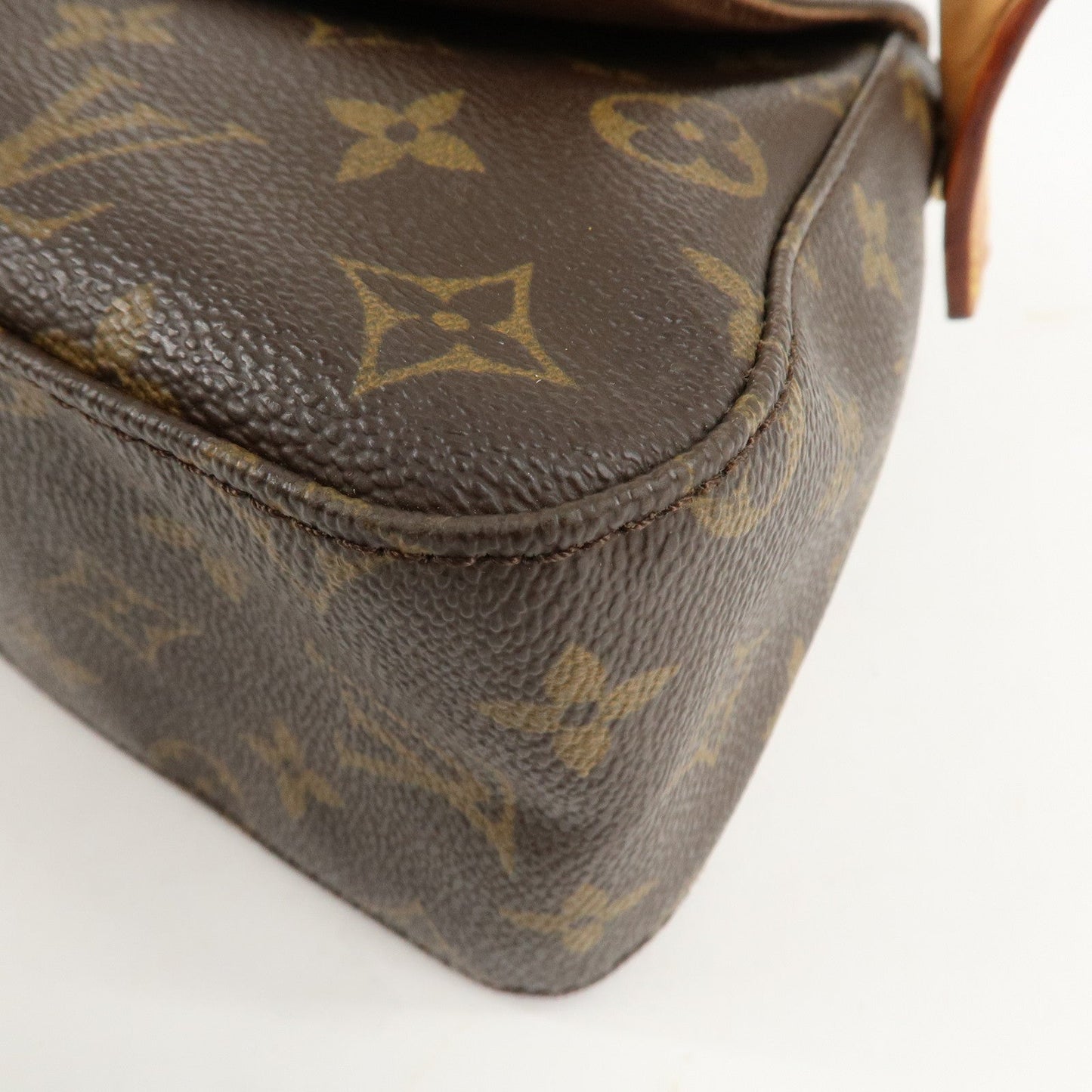 Louis Vuitton Monogram Mini Looping Shoulder Bag Hand Bag M51147