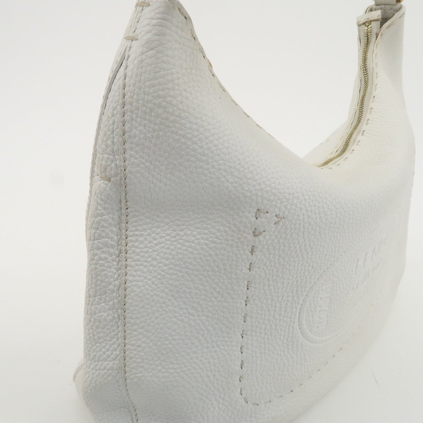 FENDI Selleria Leather Shoulder Bag White Gold Hardware 8BR648