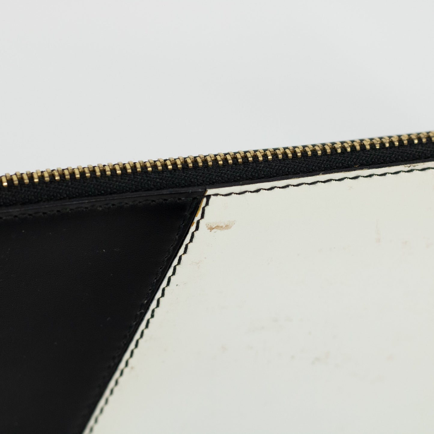 Salvatore Ferragamo Black / White Pochette