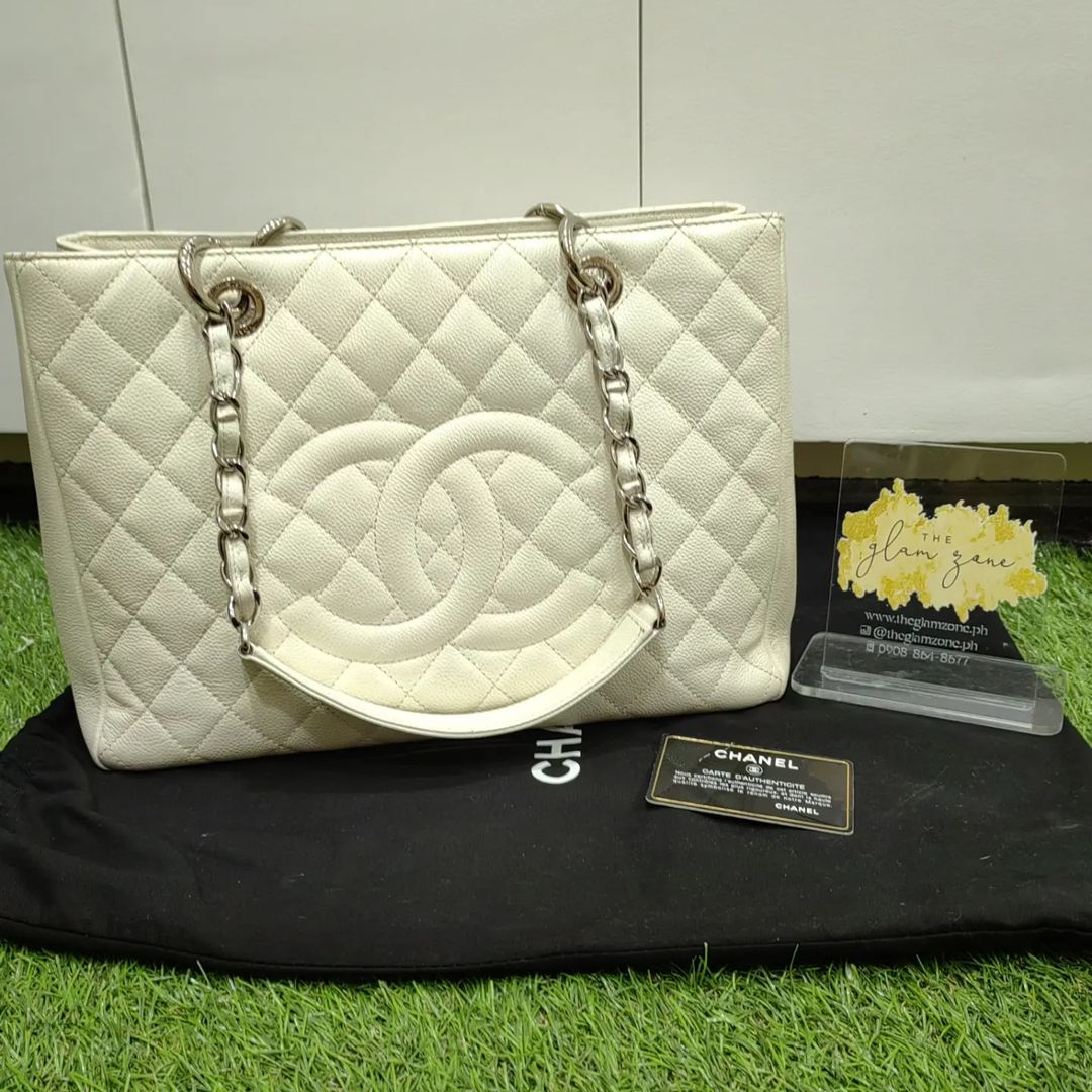 Chanel Bag (White)