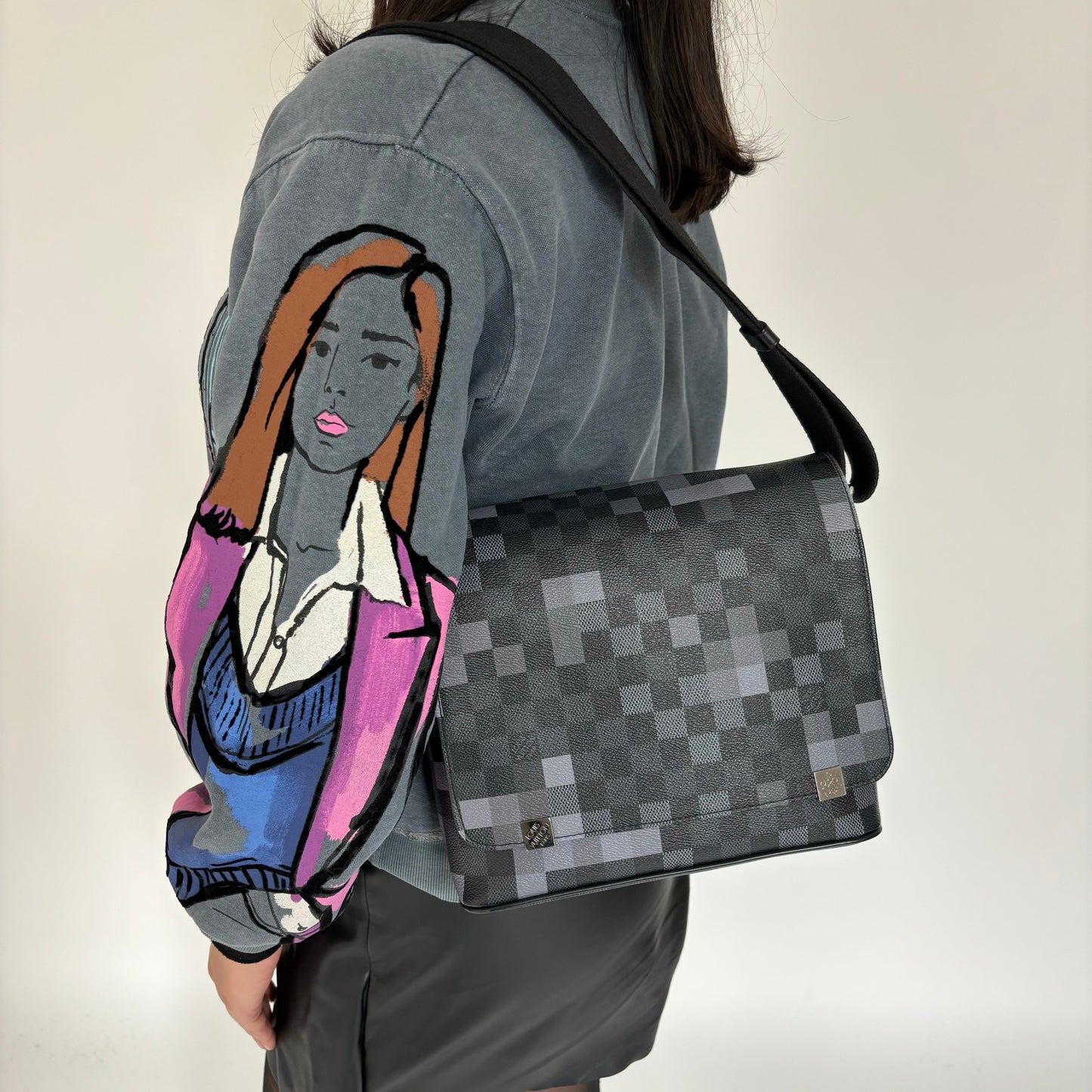 Louis Vuitton Damier Graphite Pixel District PM Messenger CA2148