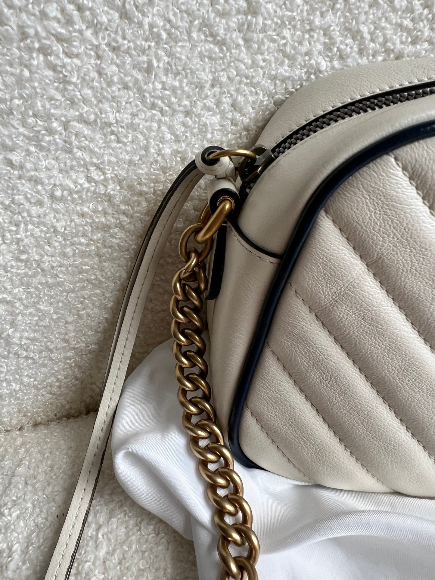 Gucci Torchon GG White Marmont Small Shoulder Bag (RRP £1180)