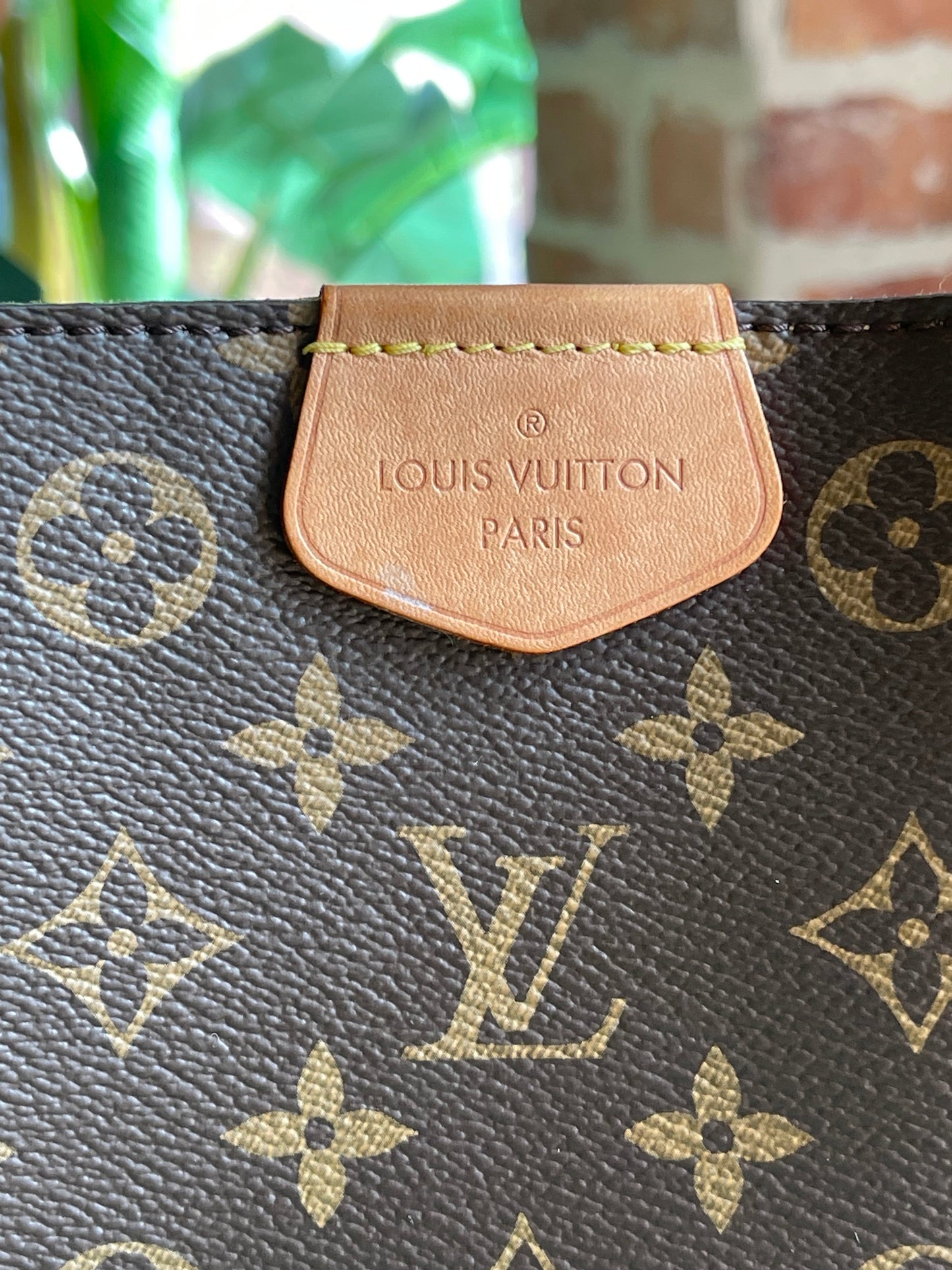 LOUIS VUITTON Graceful MM Shoulder Bag