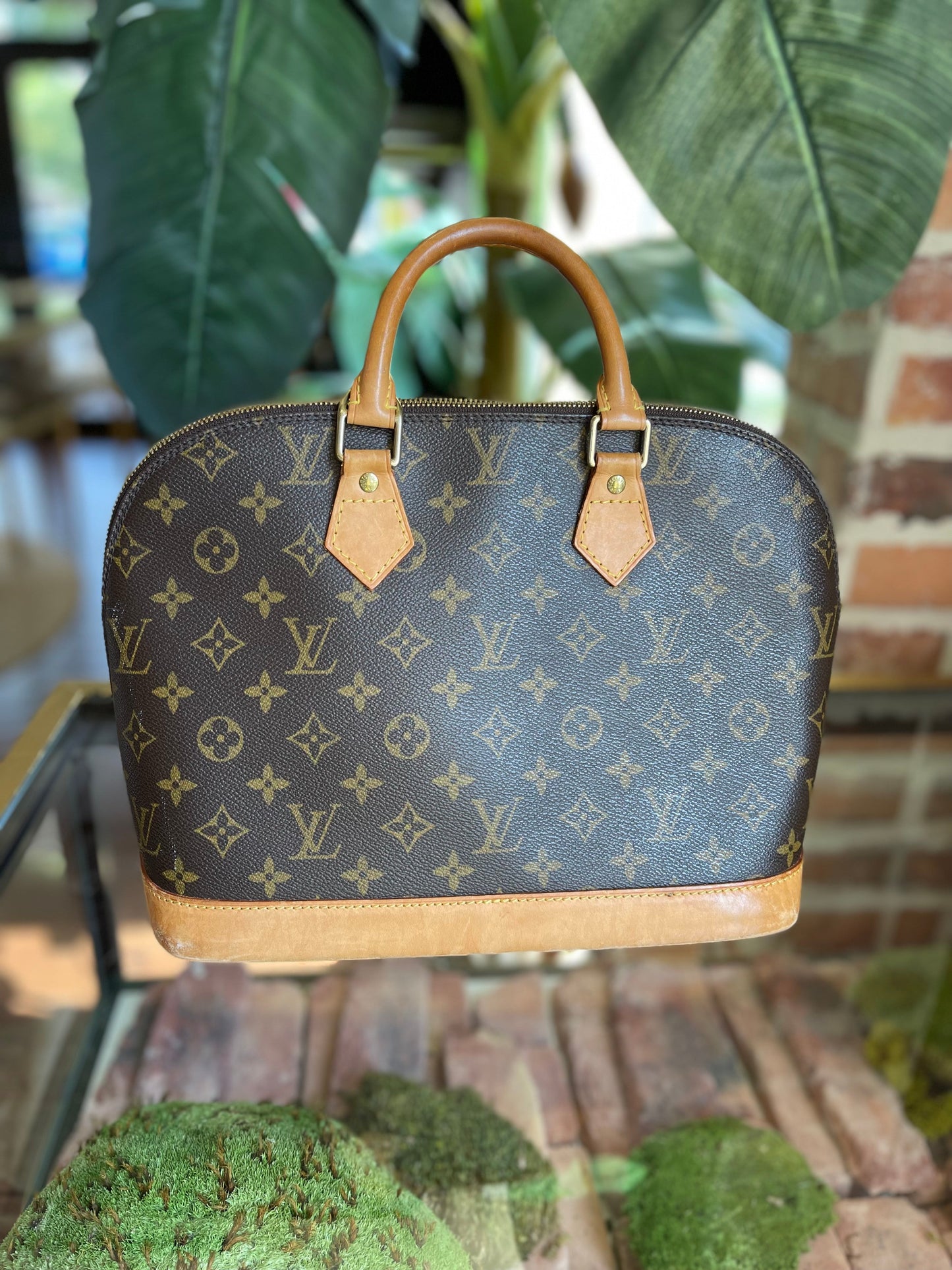 LOUIS VUITTON Monogram Alma