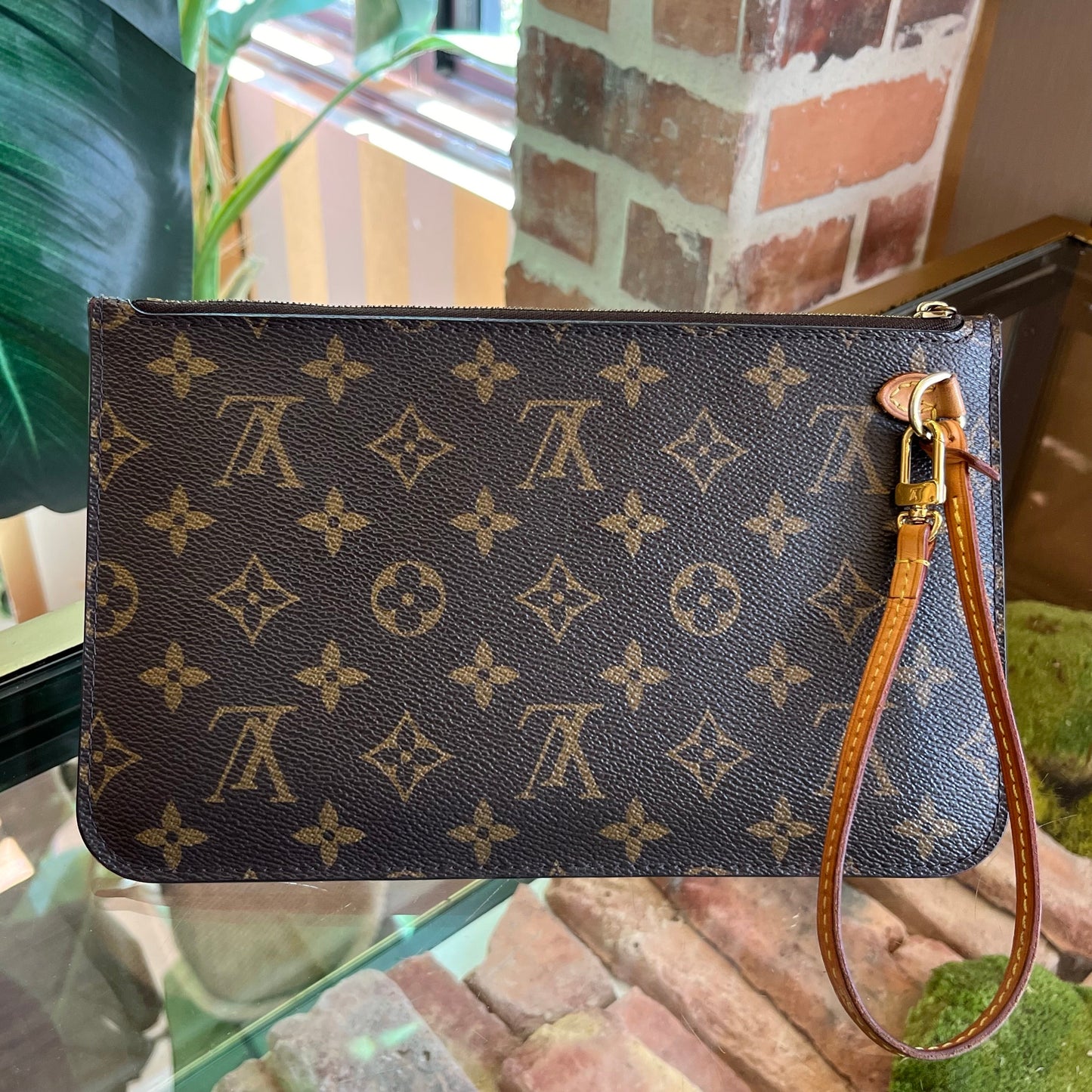 LOUIS VUITTON Monogram Never Full Pouch