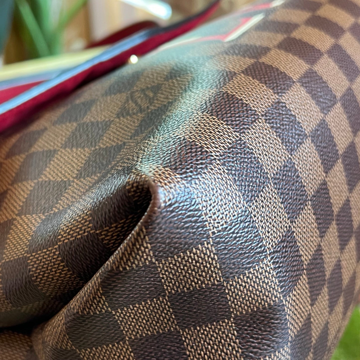 LOUIS VUITTON Beaubourg MM  Scarlet Damier Ebene Shoulder Bag