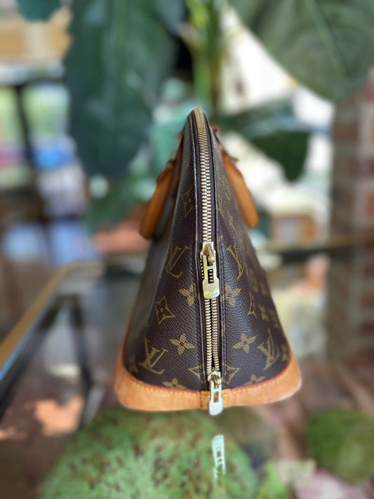 LOUIS VUITTON Monogram Alma