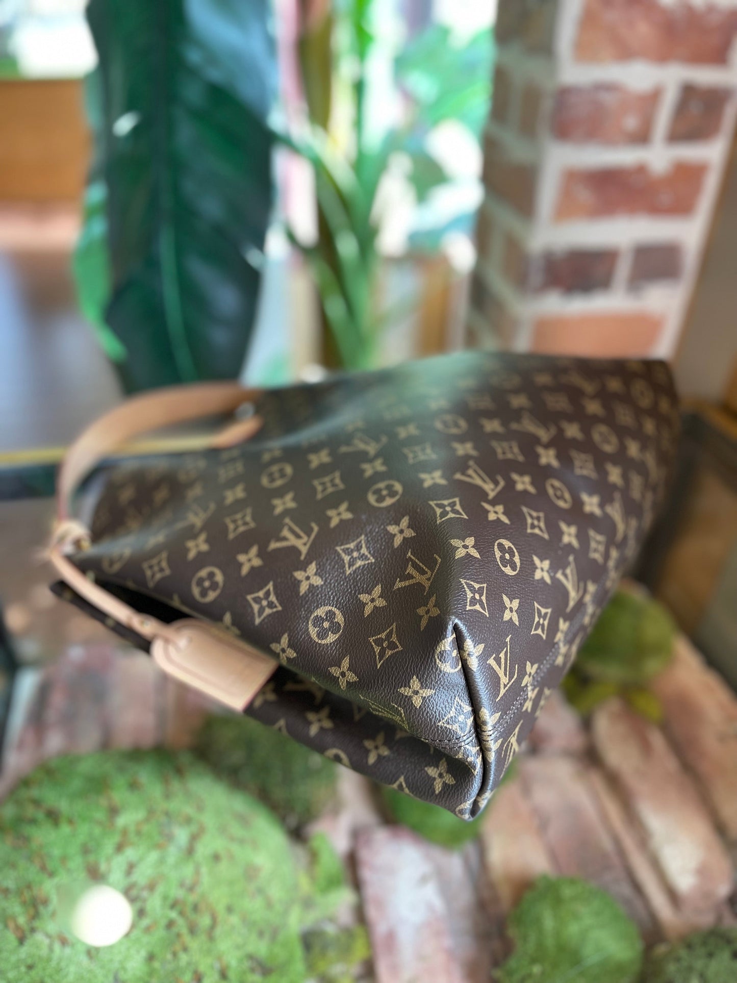 LOUIS VUITTON Graceful MM Shoulder Bag