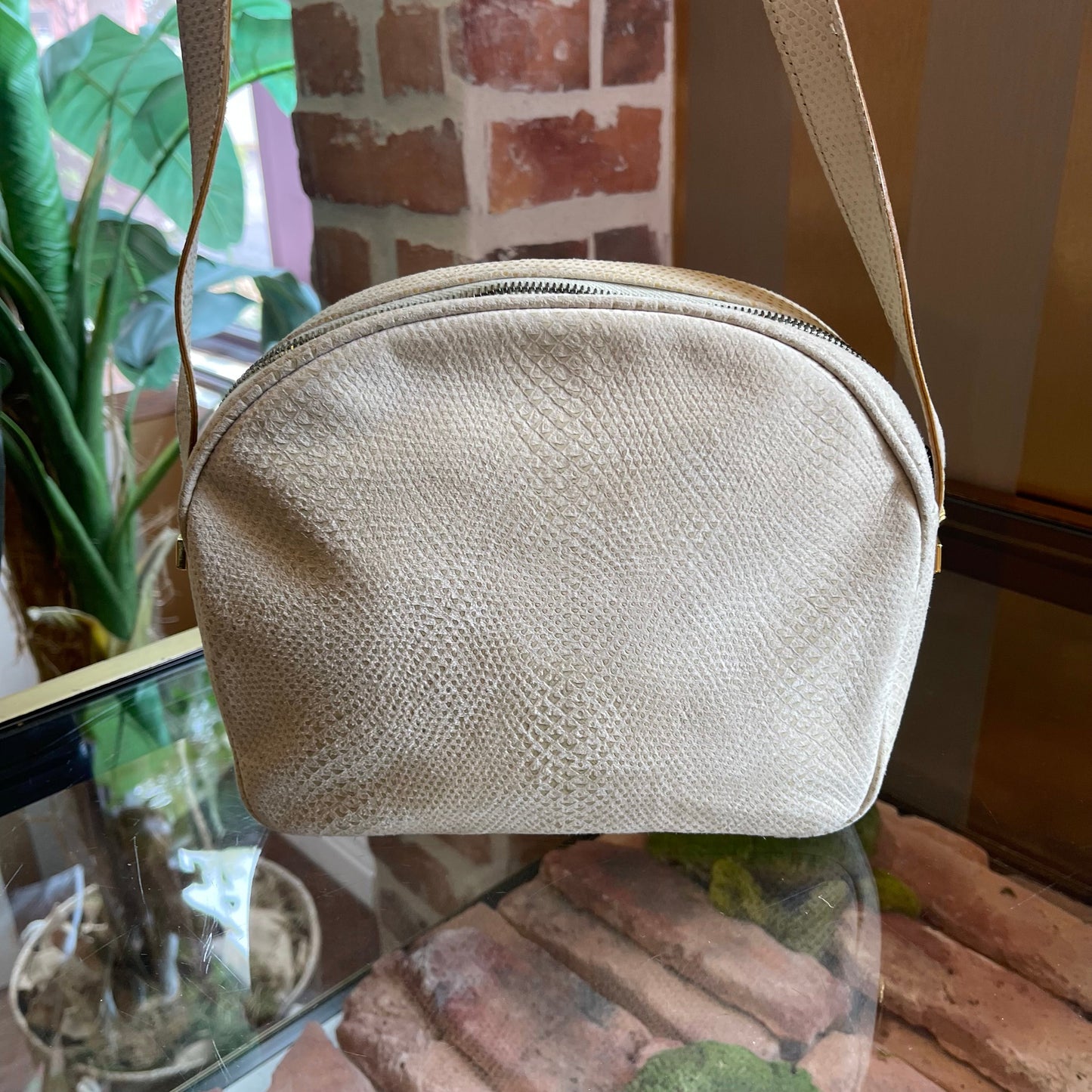 SALVATORE FERRAGAMO Vintage White Lizard Skin Crossbody TS3619