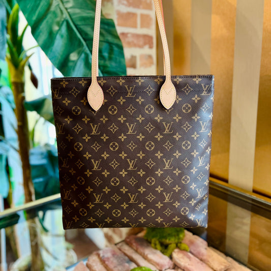 LOUIS VUITTON Carry it Monogram Tote