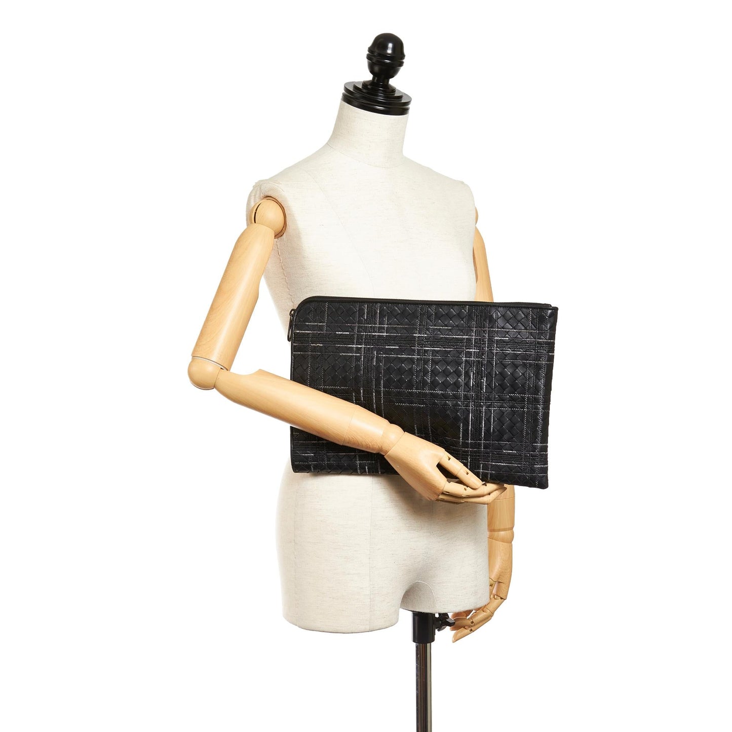 Bottega Veneta Intrecciato Leather Clutch Bag (SHG-27403)