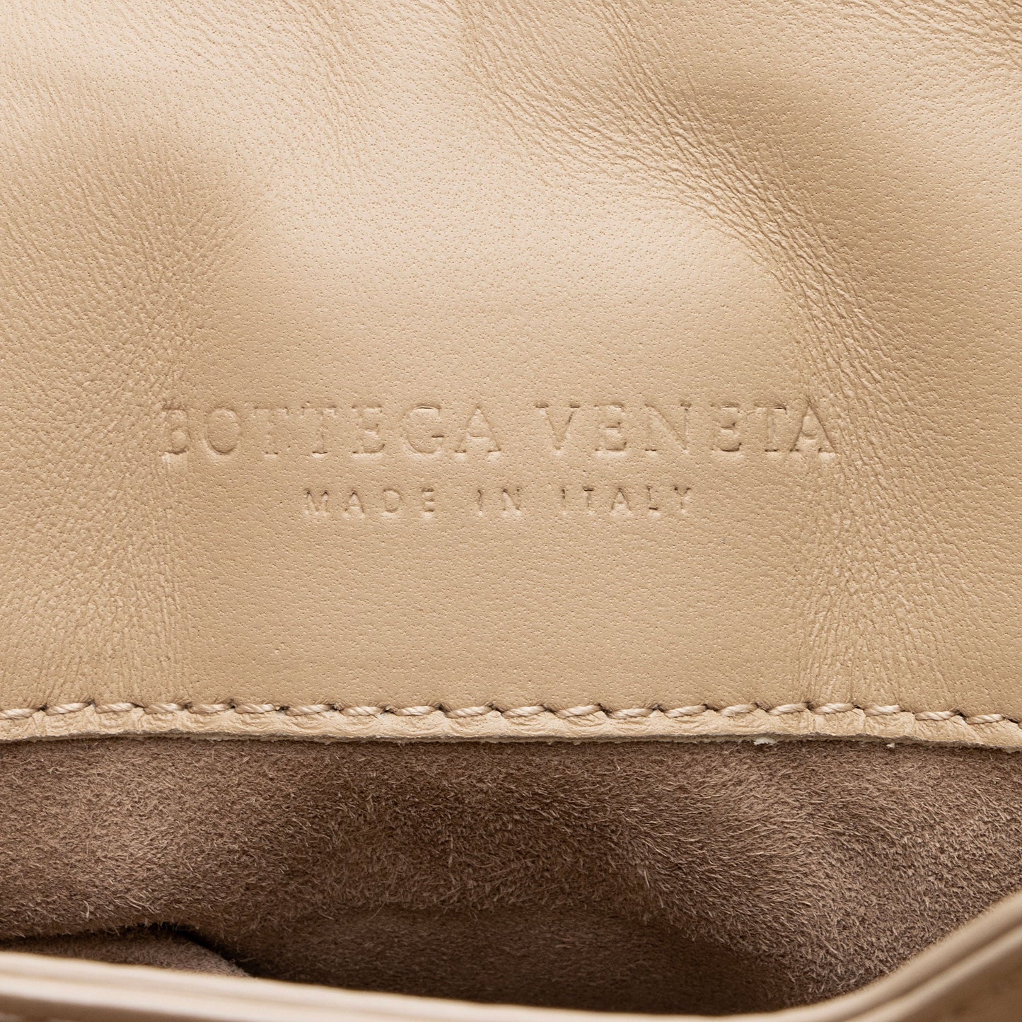 Bottega Veneta Intrecciato Nappa Napoli Medium Tote (SHF-cSM6Oj)