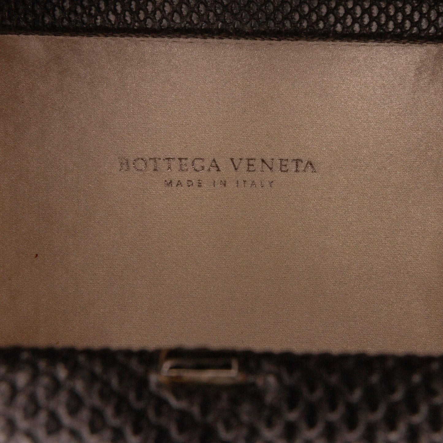 Bottega Veneta Metal Lace Karung Knot Clutch (SHG-3X4oDZ)