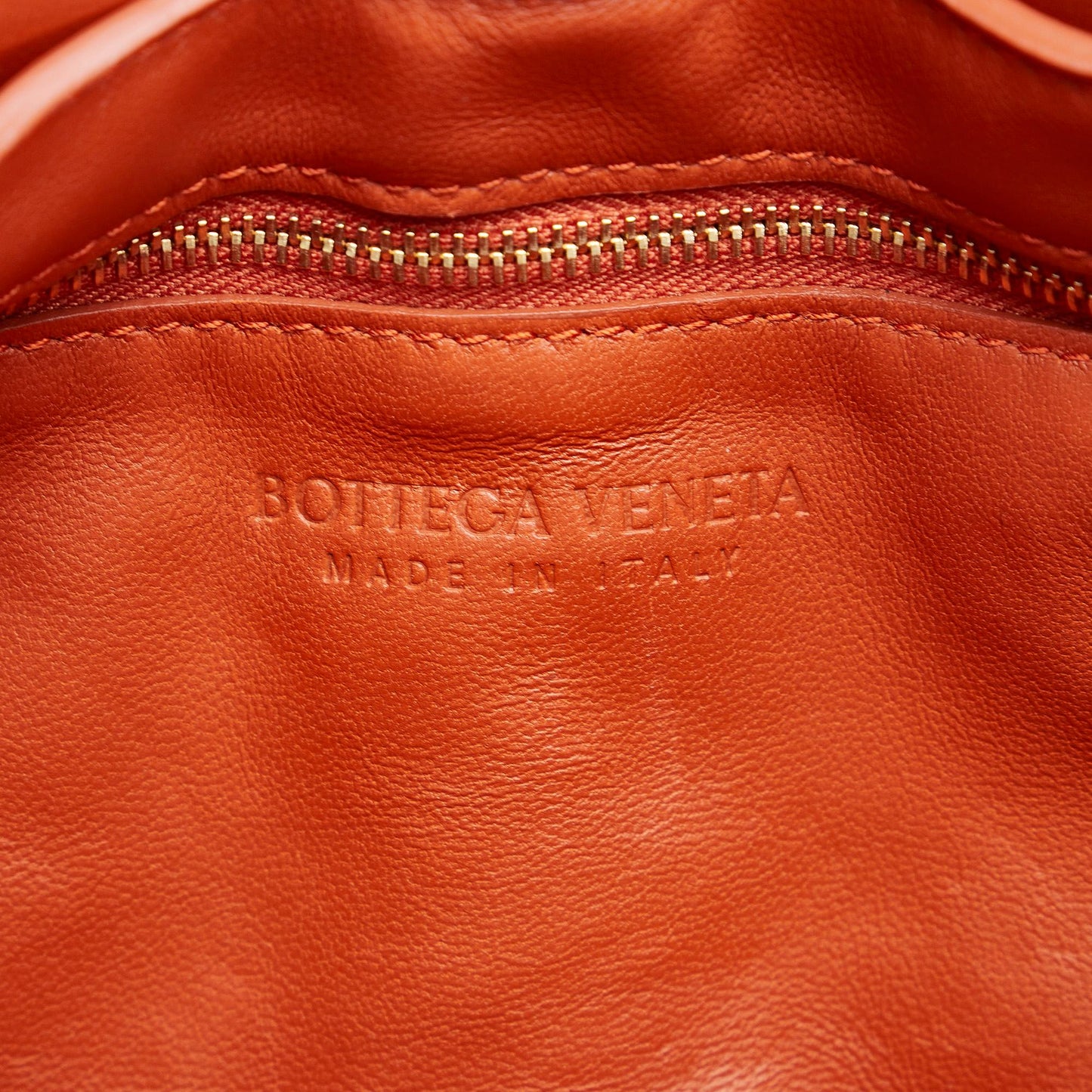 Bottega Veneta Padded Cassette Chain Satchel (SHG-Y9CA1z)