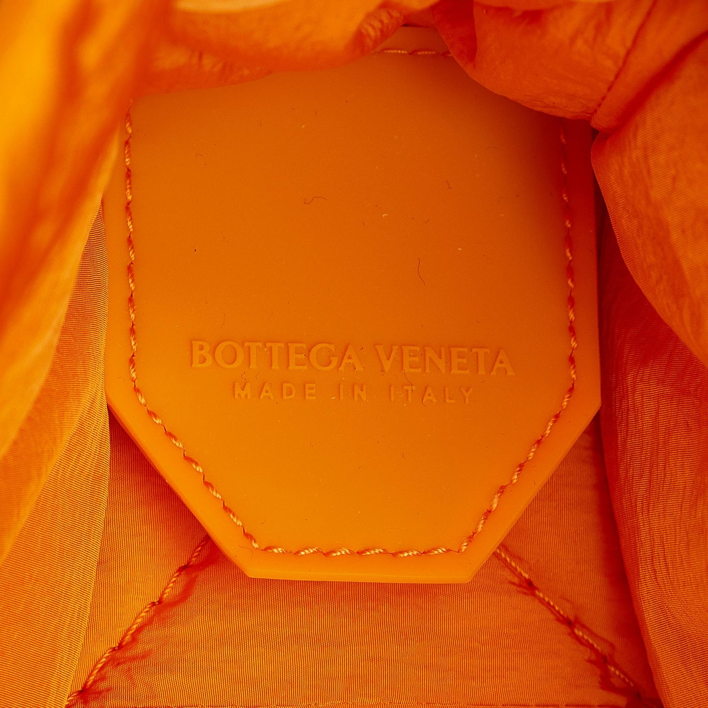 Bottega Veneta Padded Tech Cassette (SHG-aDWnev)