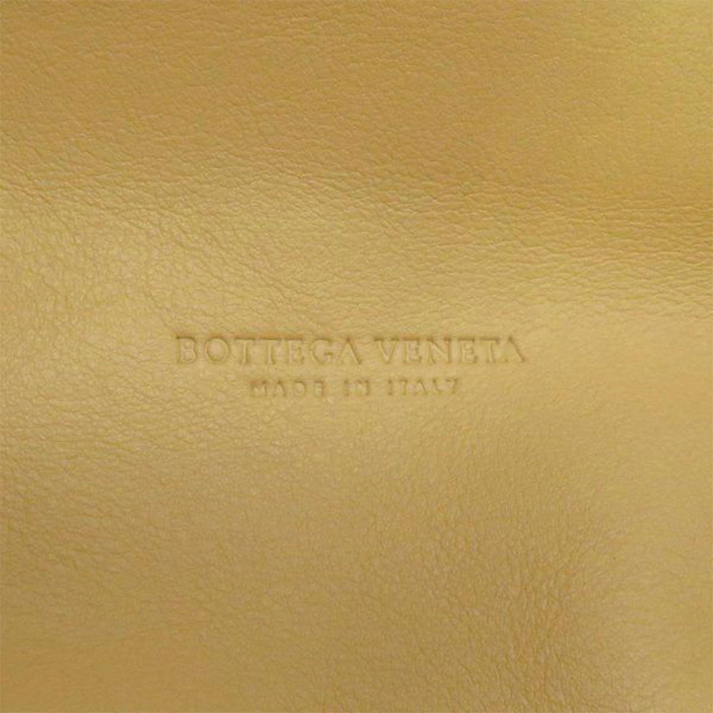 Bottega Veneta The Chain Pouch Leather Crossbody Bag (SHG-tHxCF6)