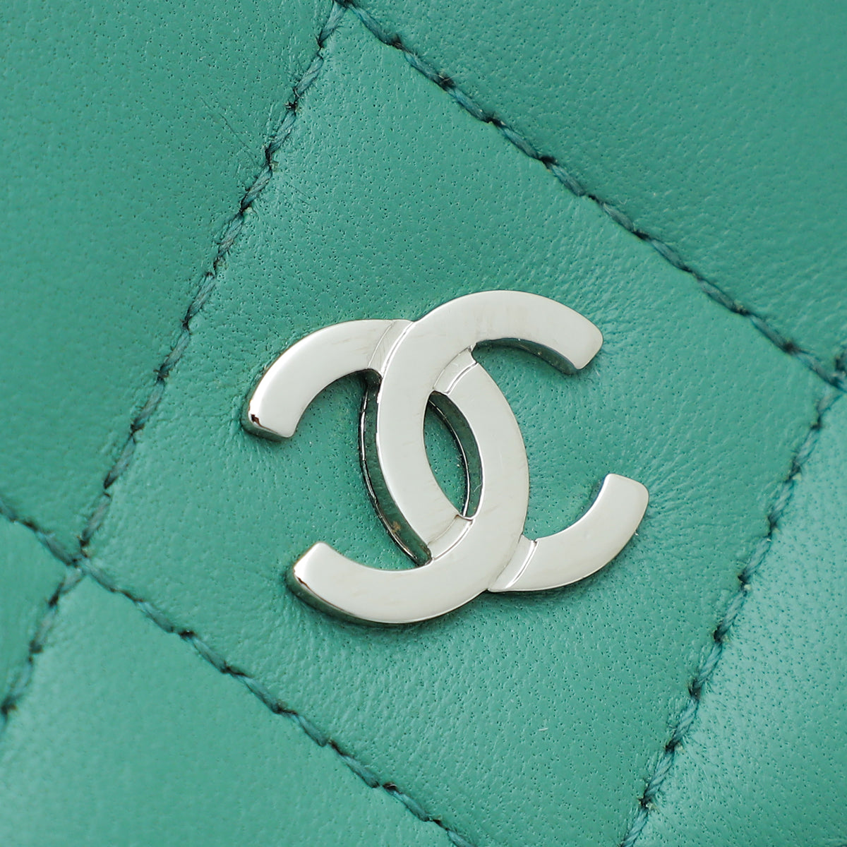 Chanel Green CC Classic Wallet On Chain