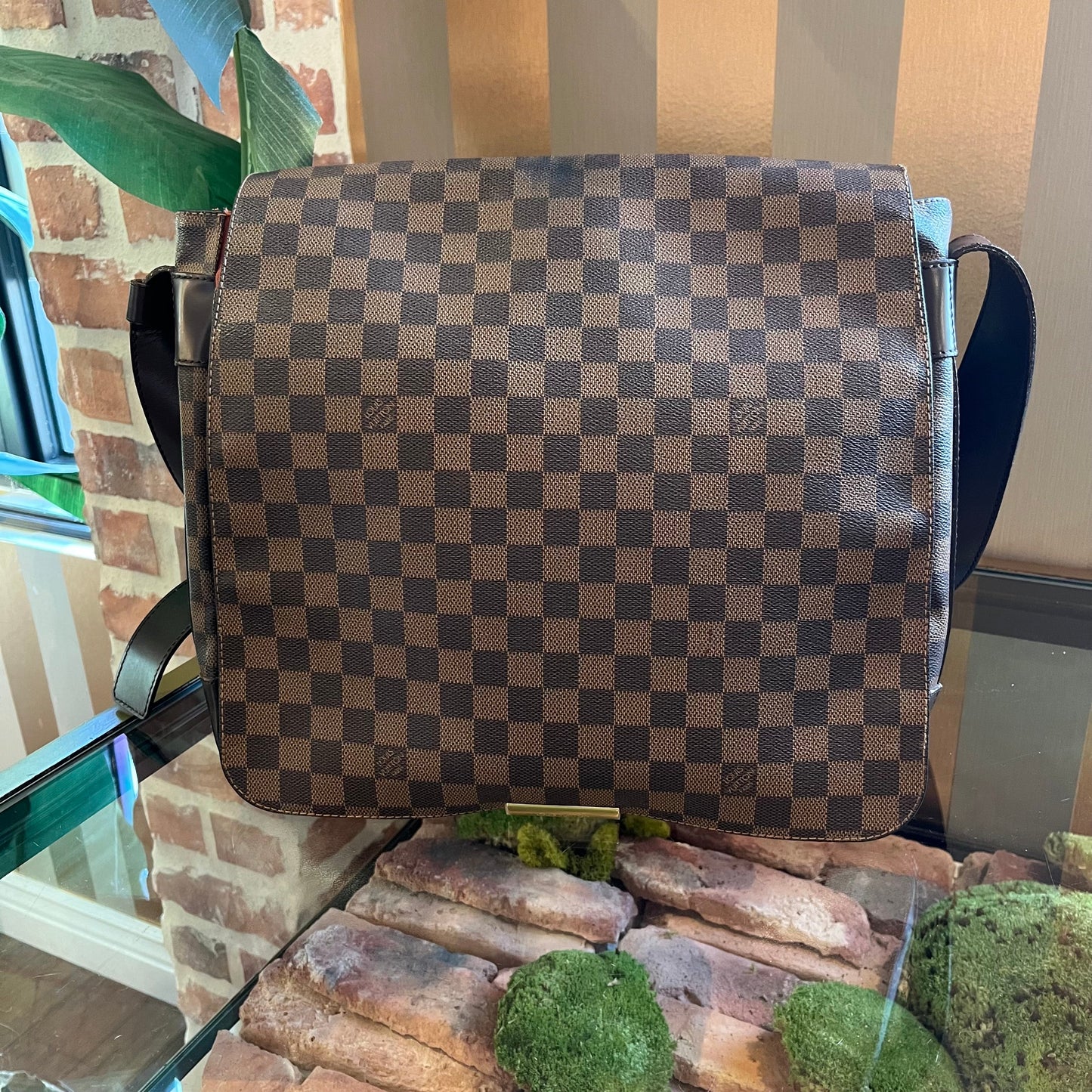 LOUIS VUITTON Vintage Damier Ebene Bastille Messenger