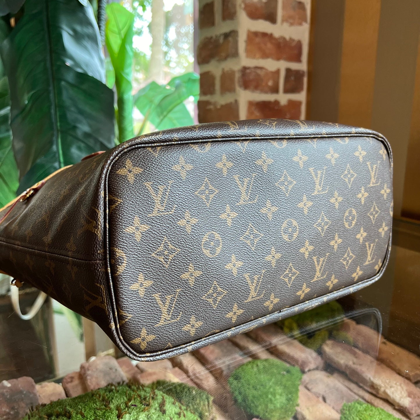 LOUIS VUITTON Neverfull MM Pivoine Monogram Tote Bag