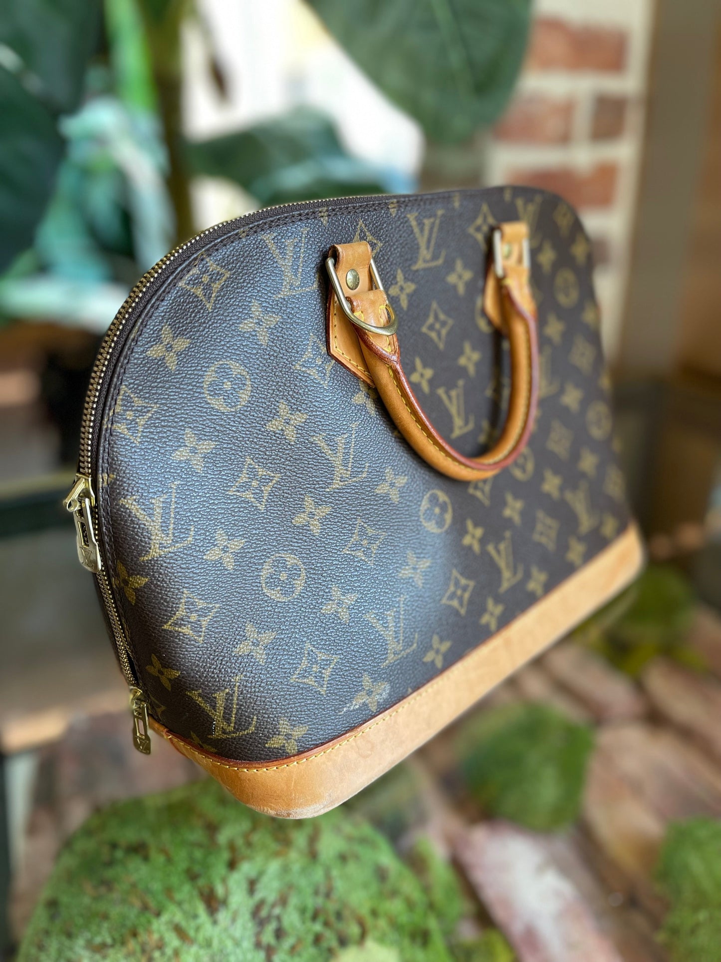 LOUIS VUITTON Monogram Alma