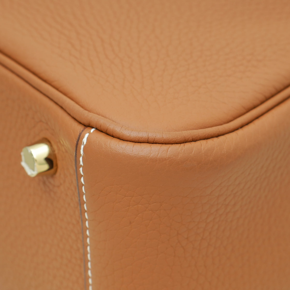 Hermes Gold Lindy 26 Bag