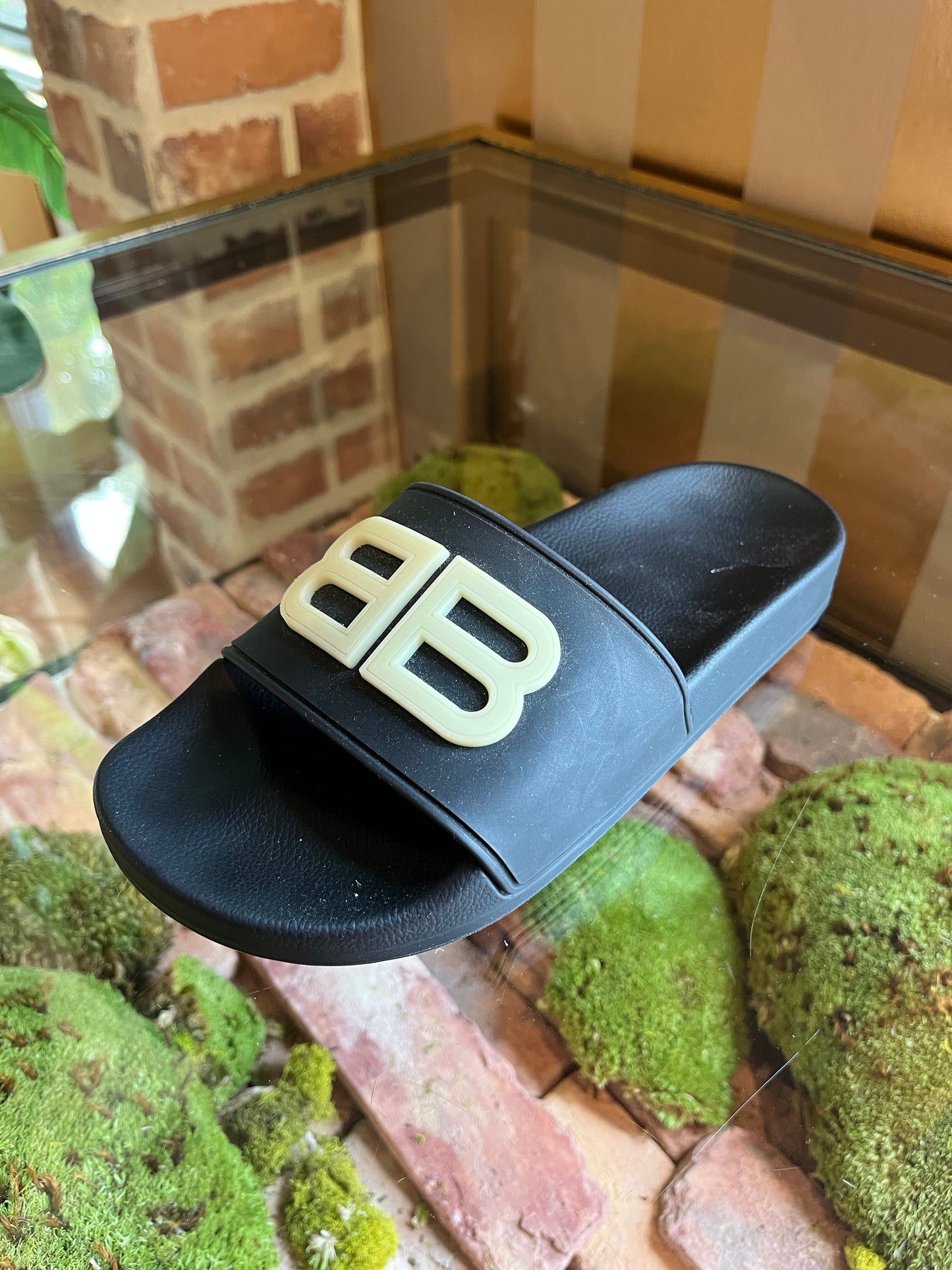 BALENCIAGA Black BB Fluorescent Pool Slides Sz 5