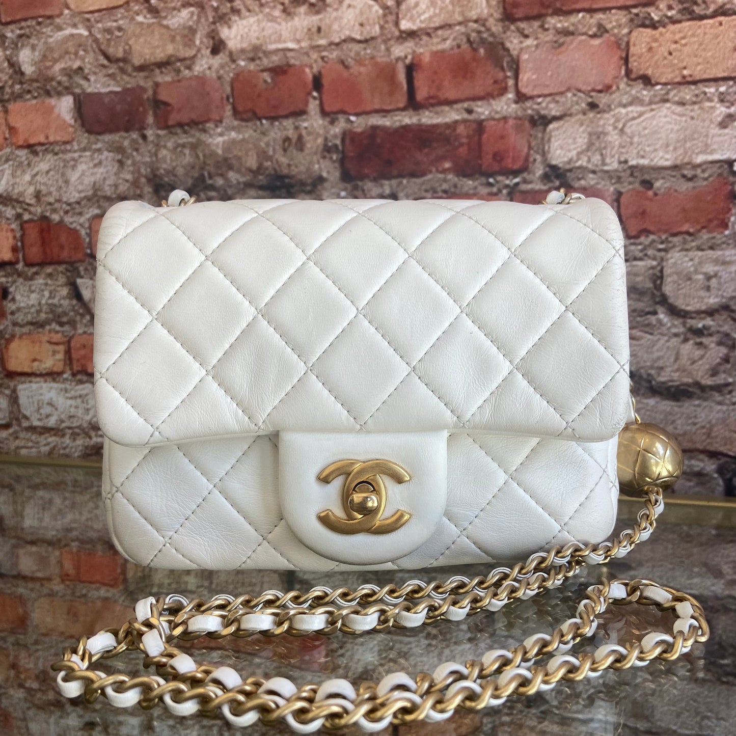 CHANEL Mini Matelasse Shoulder Bag AS1786/B02916/10601 White Lambskin