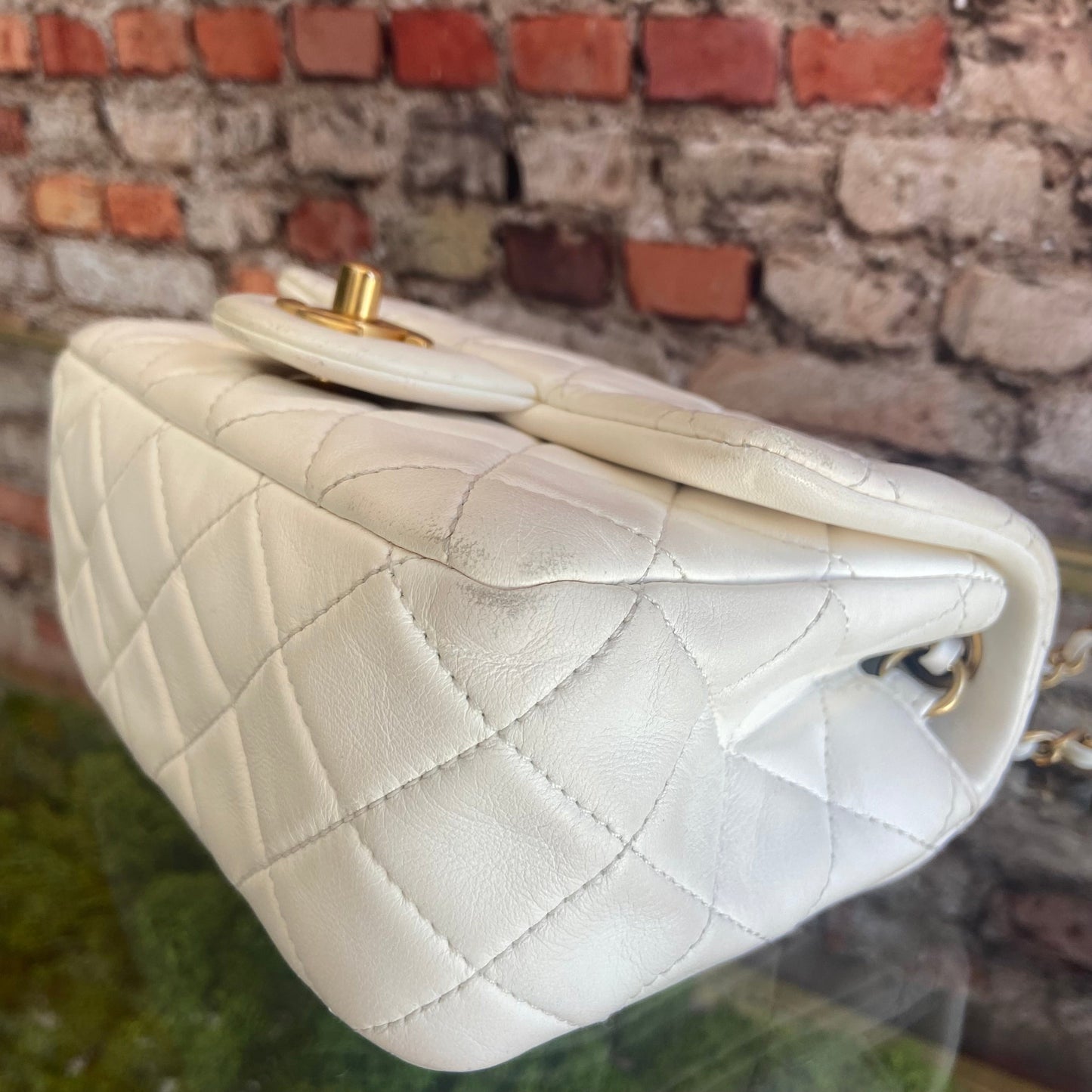 CHANEL Mini Matelasse Shoulder Bag AS1786/B02916/10601 White Lambskin