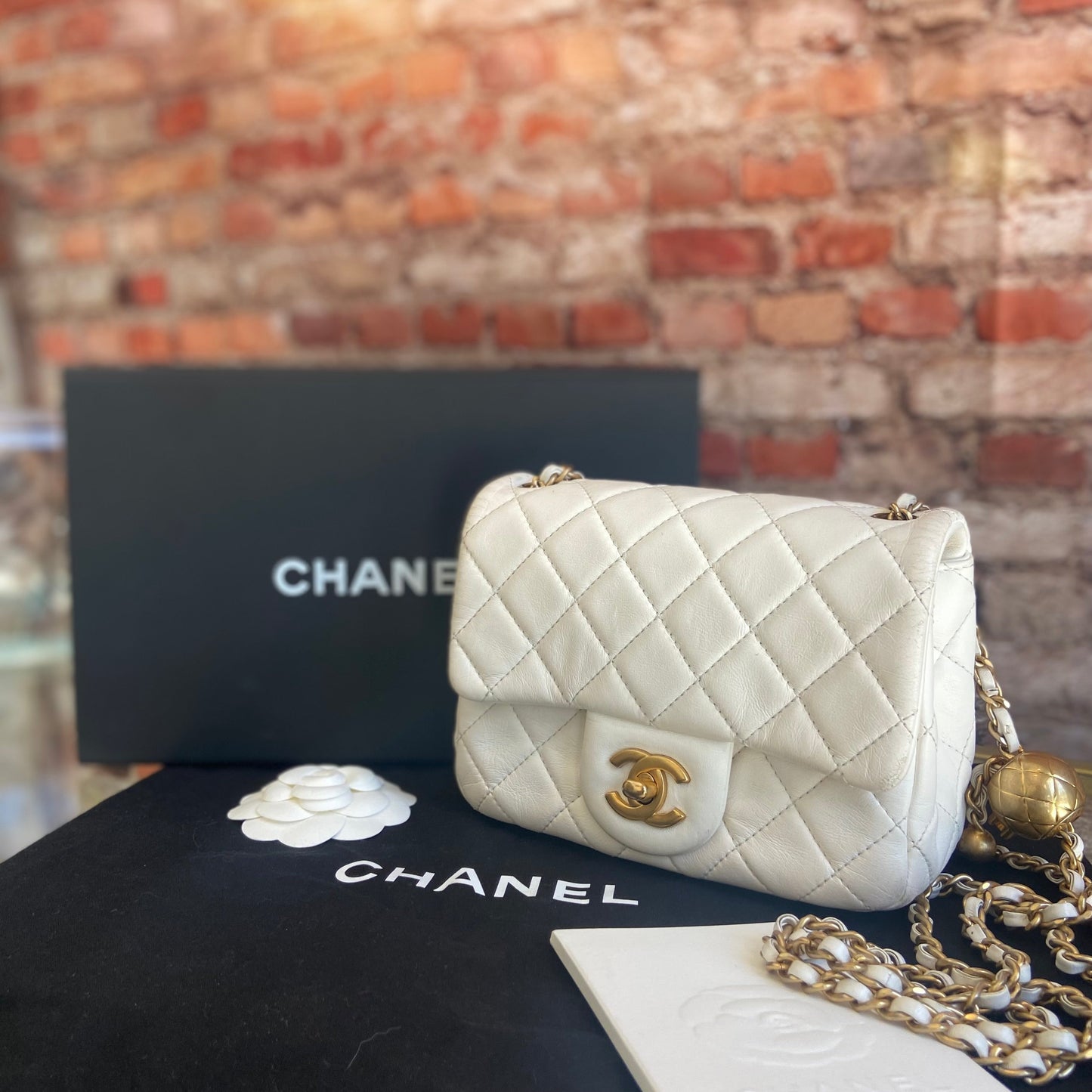 CHANEL Mini Matelasse Shoulder Bag AS1786/B02916/10601 White Lambskin