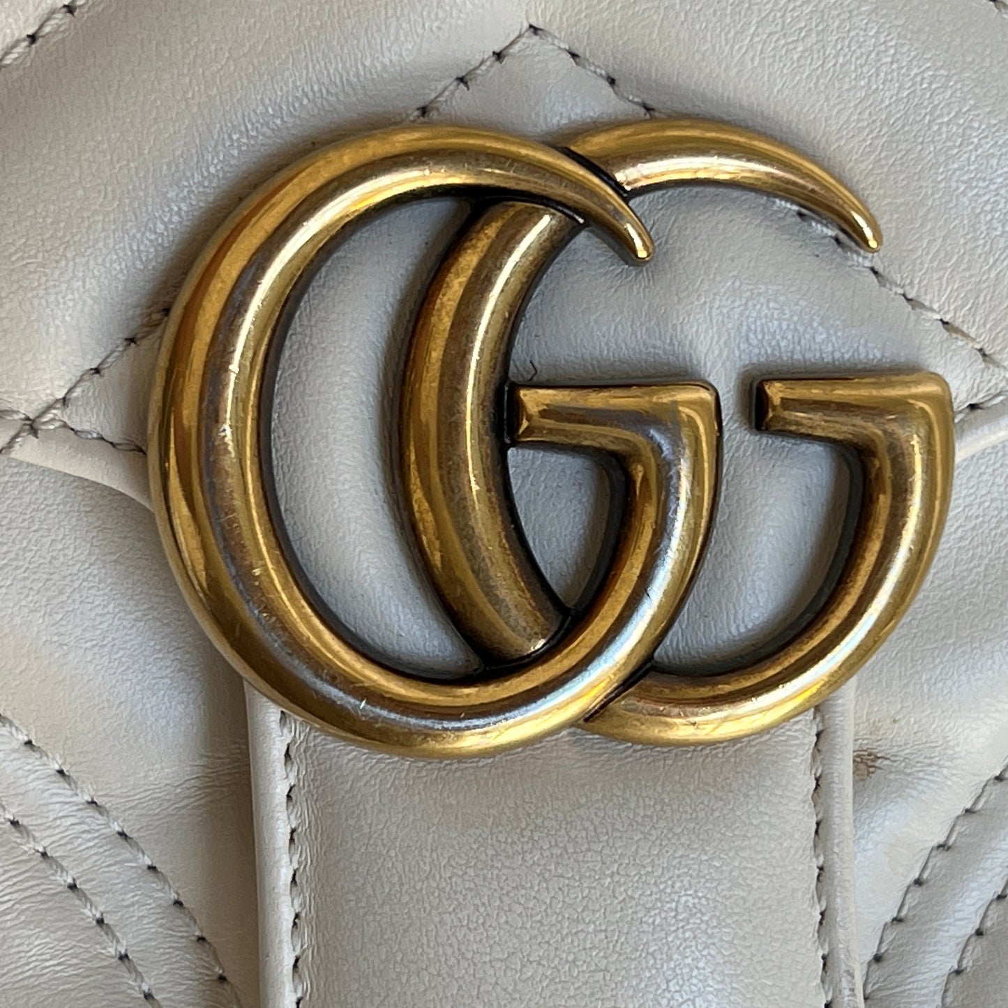 GUCCI White Leather GG Marmont 547260 2 Way Handbag & Crossbody