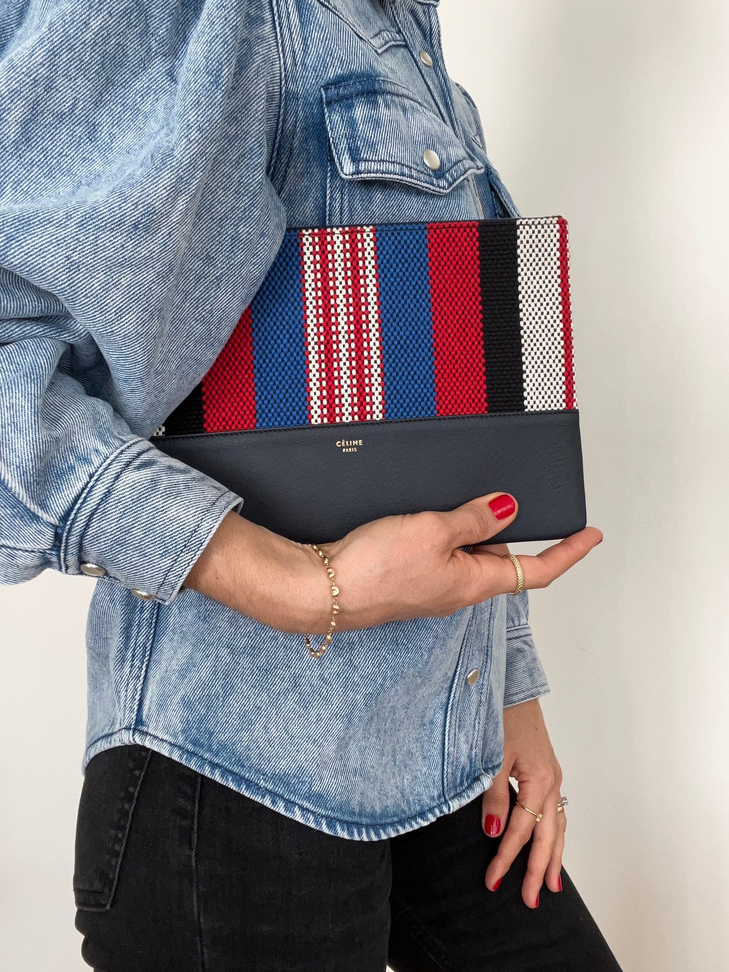 SOLO CLUTCH POUCH IN STRIPED CANVAS