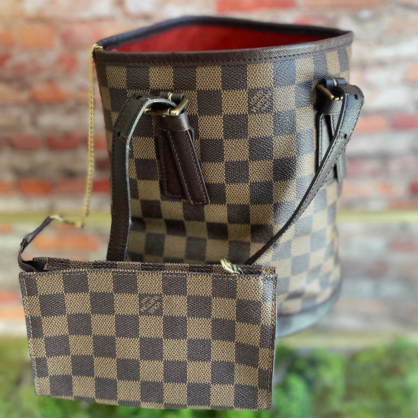 Louis Vuitton Marais Bucket Bag Damier