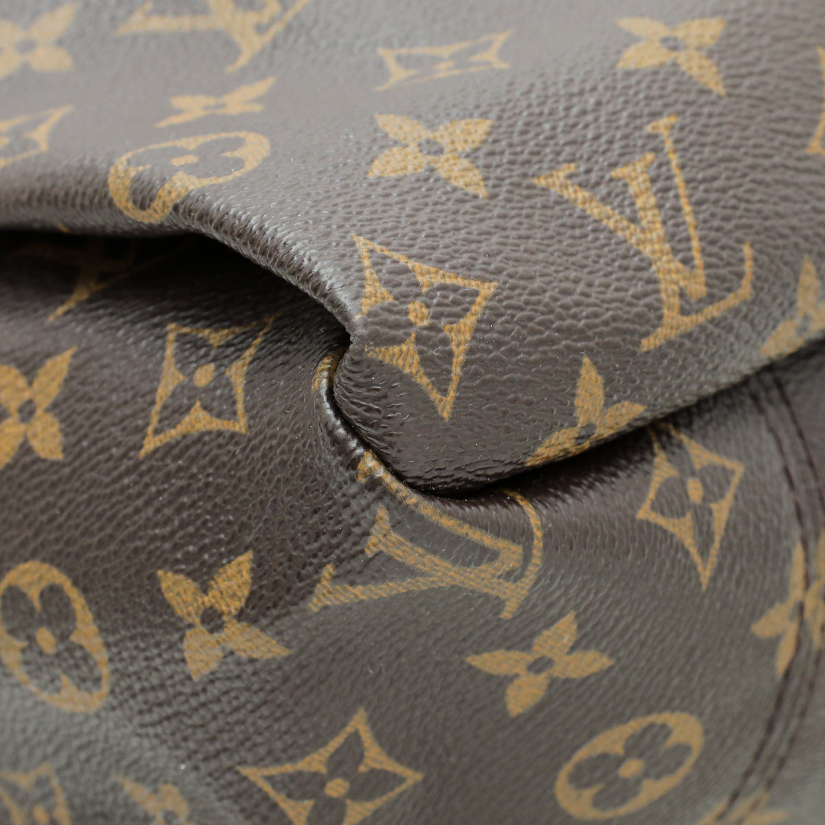 Louis Vuitton Monogram Artsy MM Bag