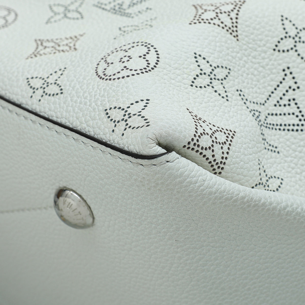 Louis Vuitton White Mahina Beaubourg Hobo MM Bag