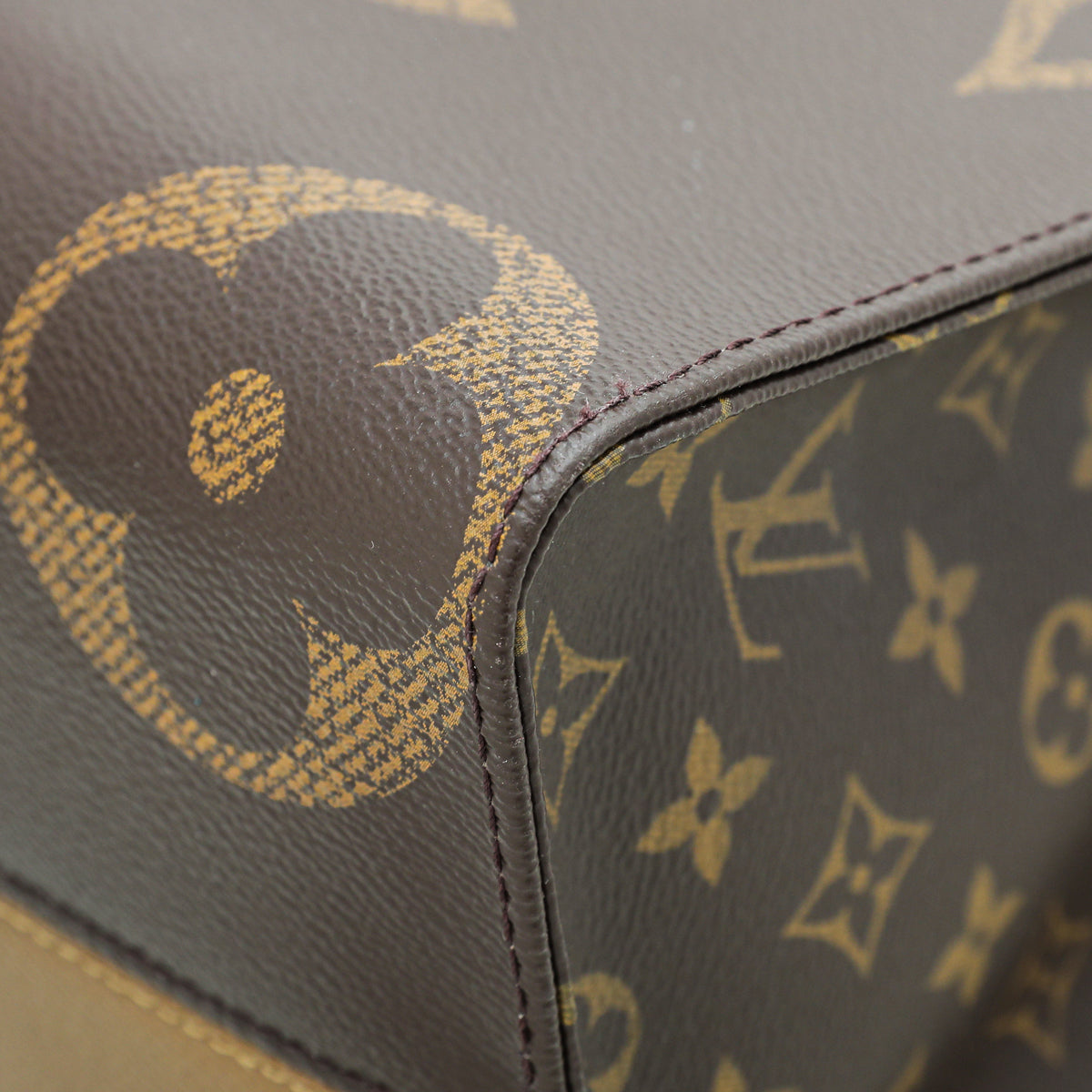 Louis Vuitton Monogram Reverse Giant Onthego MM Bag