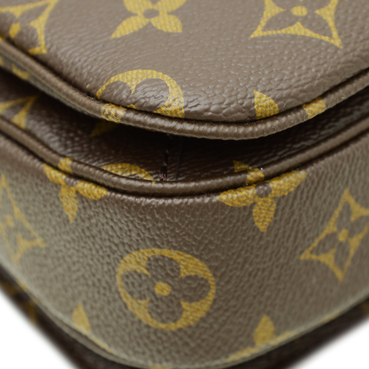 Louis Vuitton Monogram Pochette Metis Bag