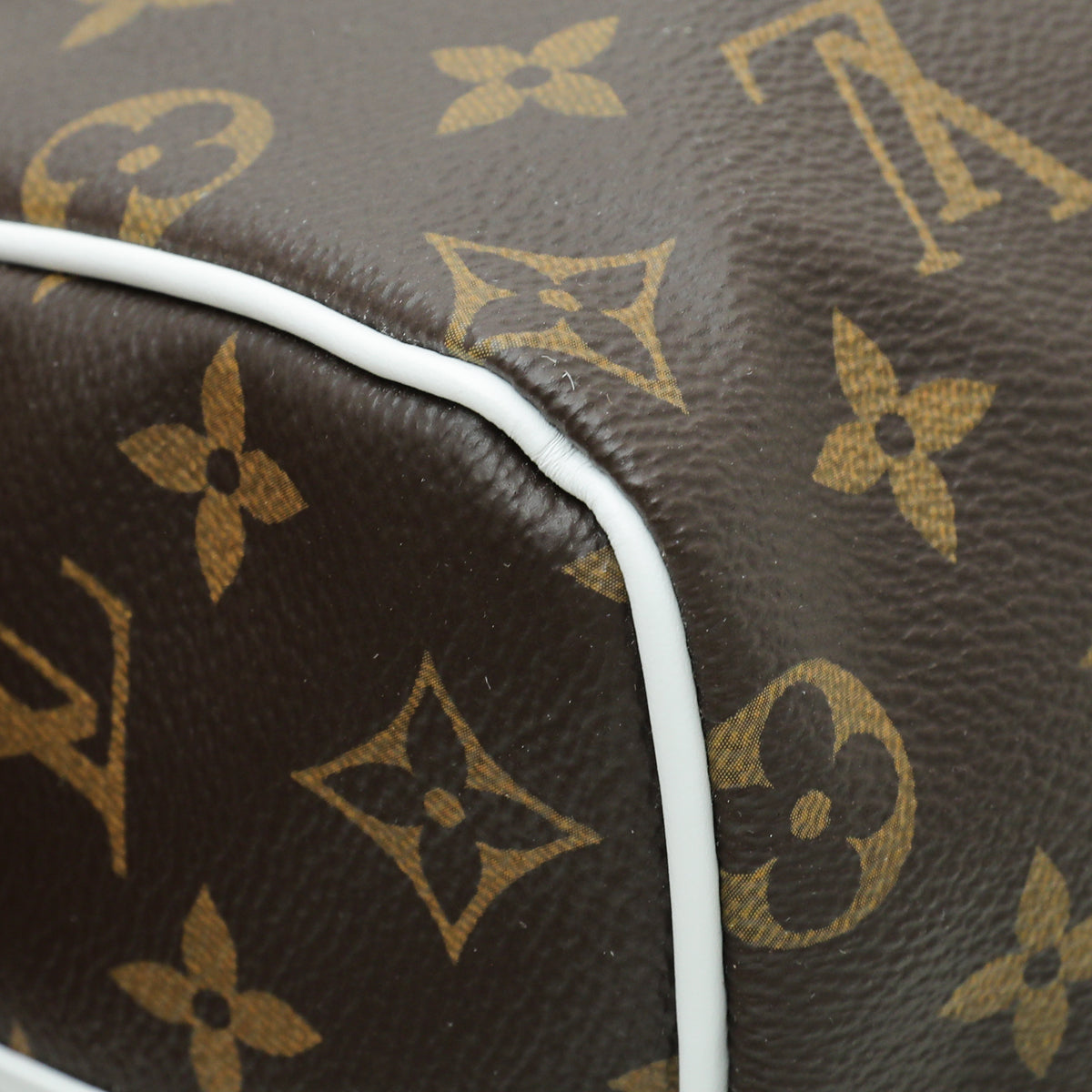 Louis Vuitton Monogram White Sporty Speedy Bandouliere 25 Bag