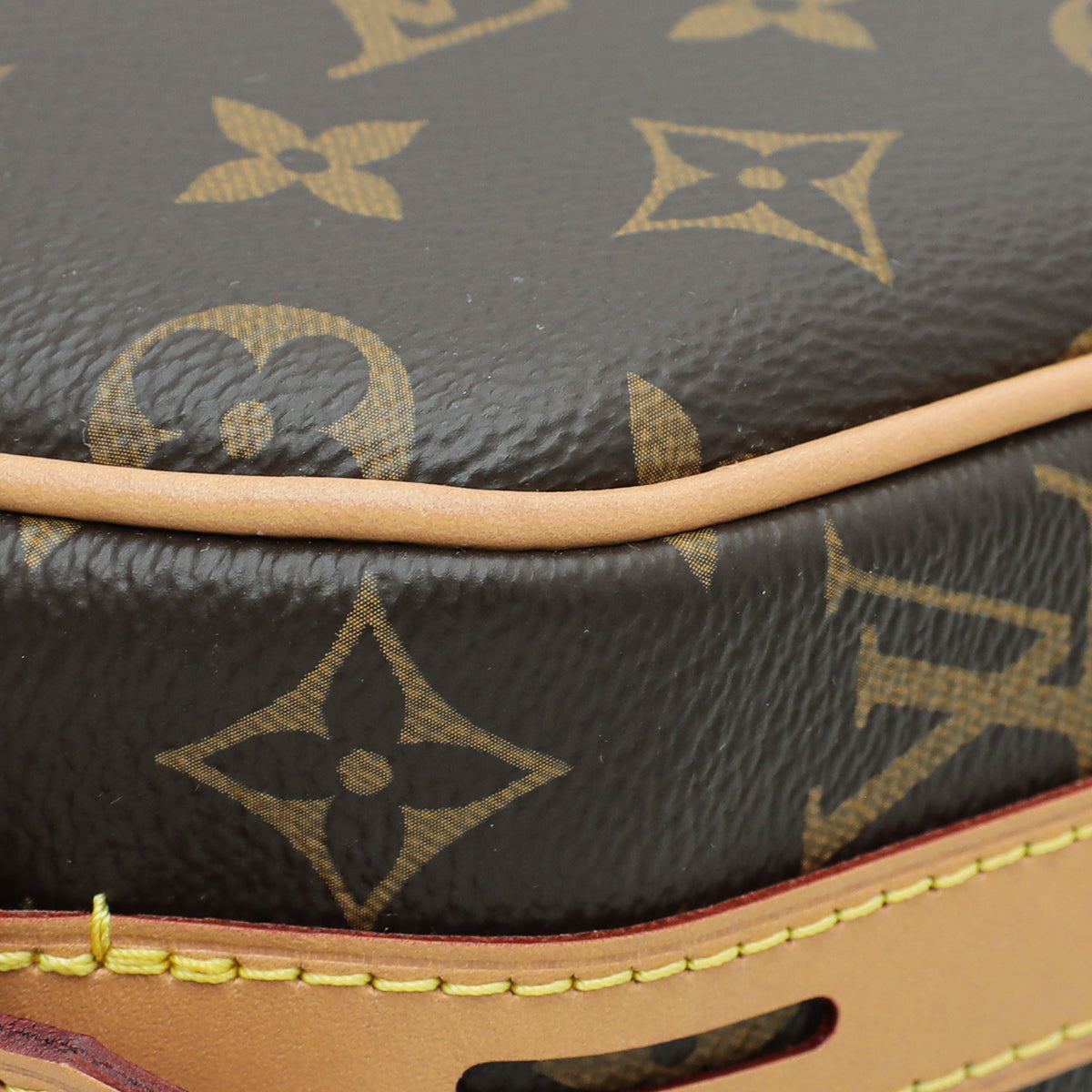 Louis Vuitton Monogram Boite Chapeau Souple MM Bag