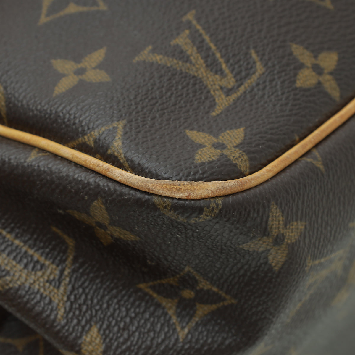 Louis Vuitton Monogram Batignolles Vertical PM Bag