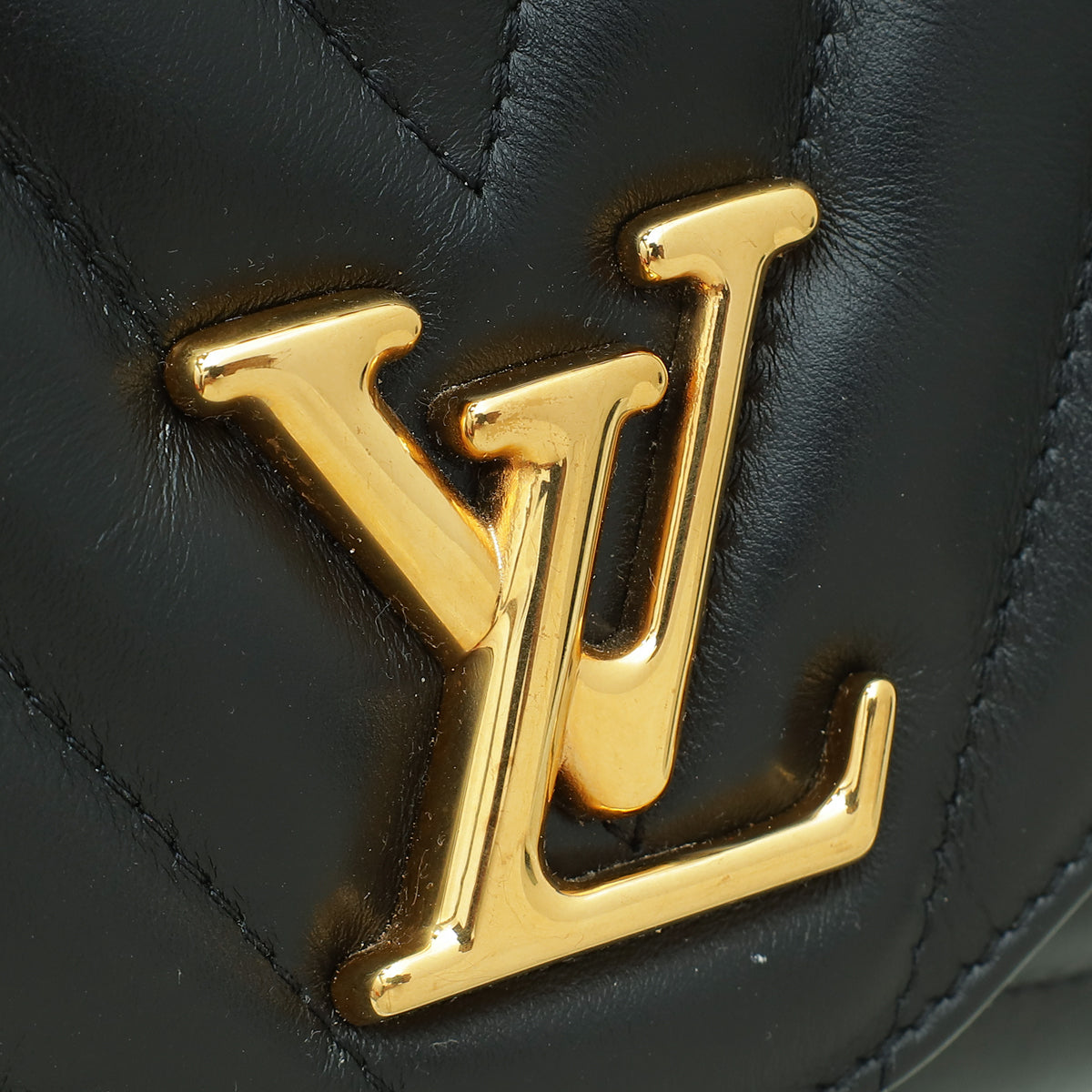 Louis Vuitton Black New Wave GM Chain Bag