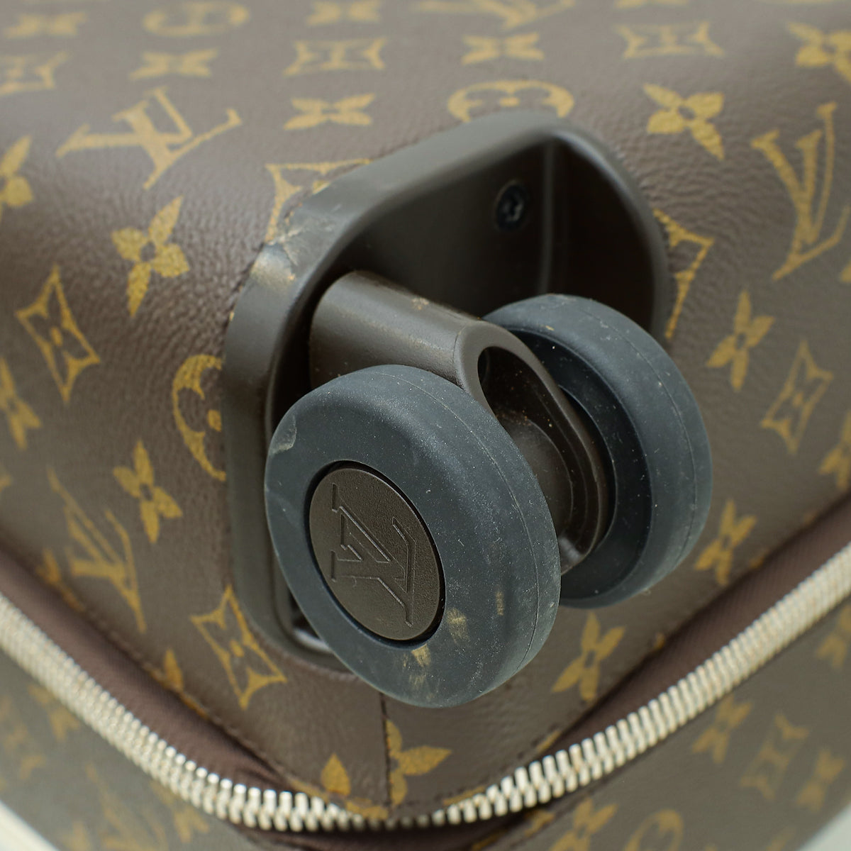 Louis Vuitton Monogram Horizon 55 Bag