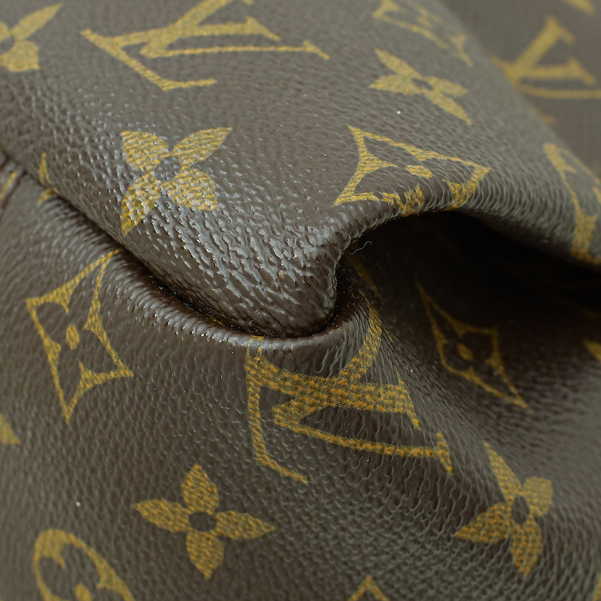 Louis Vuitton Monogram Artsy MM Bag