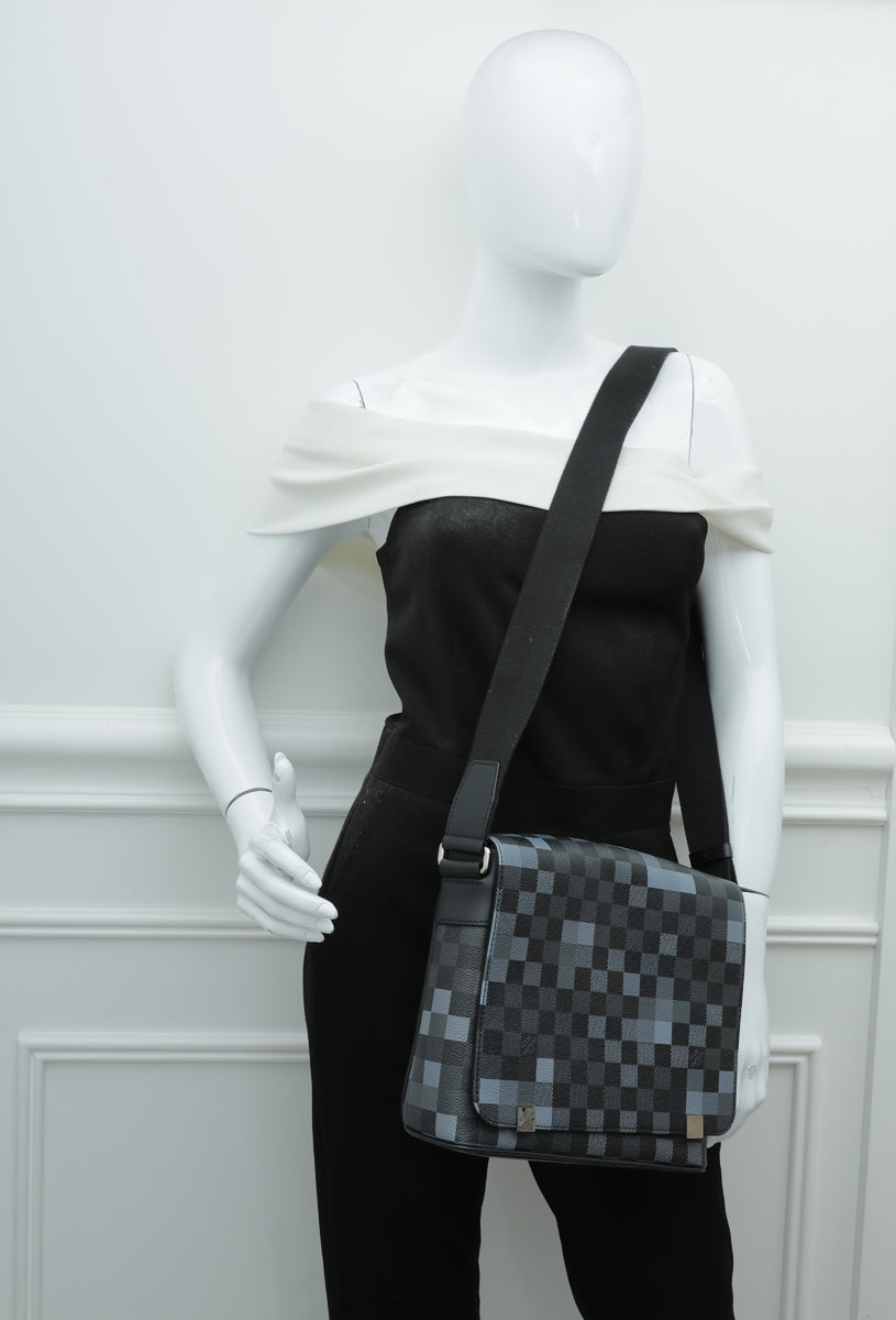 Louis Vuitton Damier Graphite Pixel District Messenger PM Bag