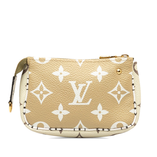 Louis Vuitton Micro Pochette Accessoires Green/Beige Monogram Giant