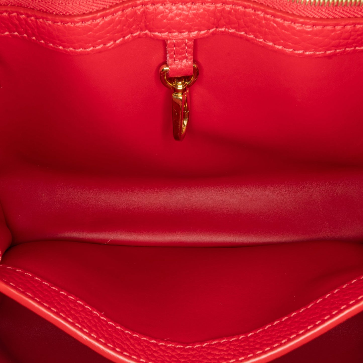 Louis Vuitton Capucines MM Red Taurillon Gold