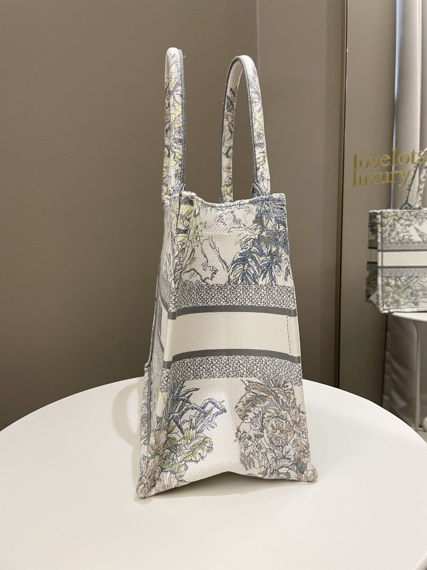 Dior Reve d'Infini Book Tote Ivory / Multicolor Embroidery