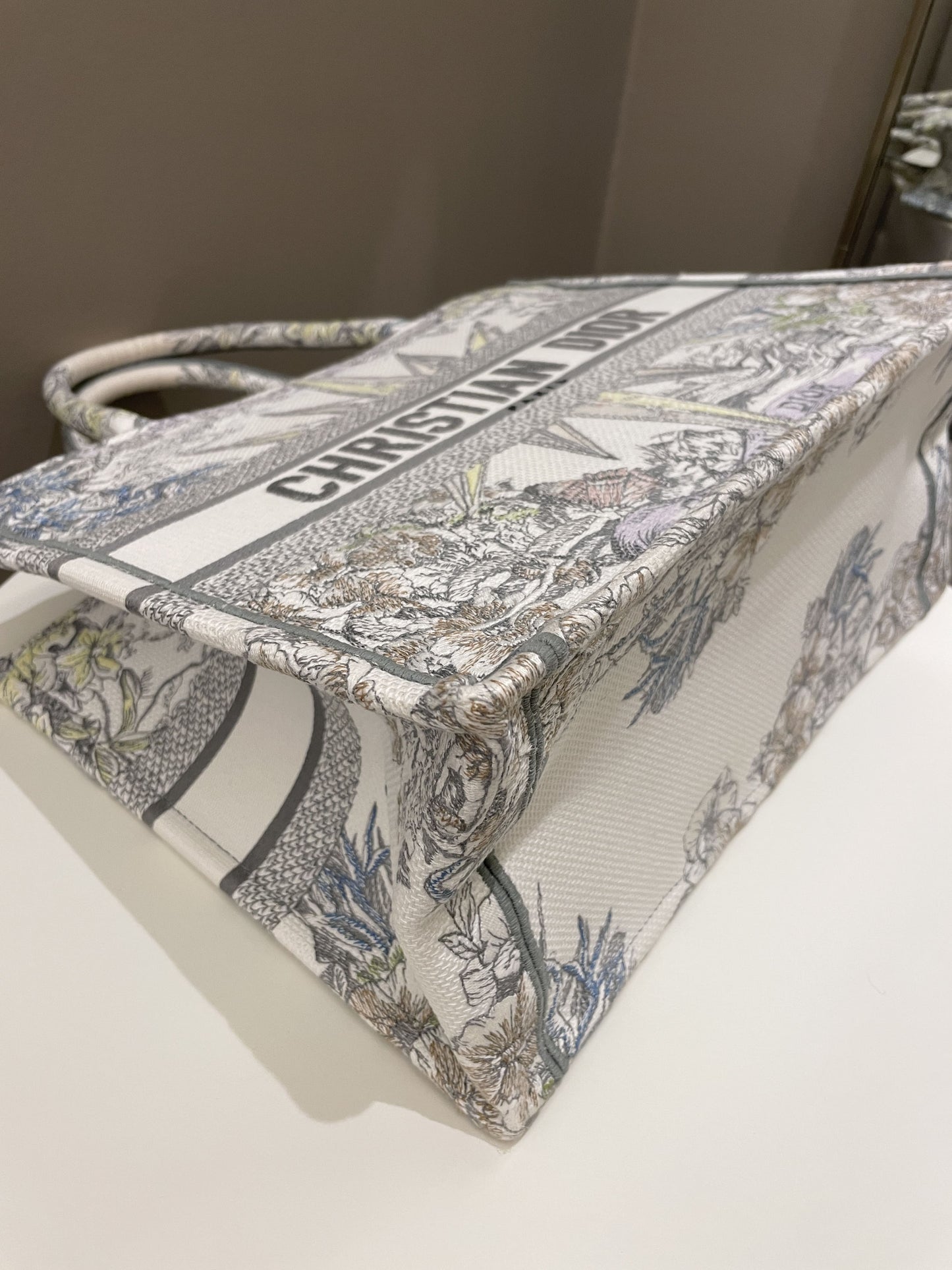 Dior Reve d'Infini Book Tote Ivory / Multicolor Embroidery