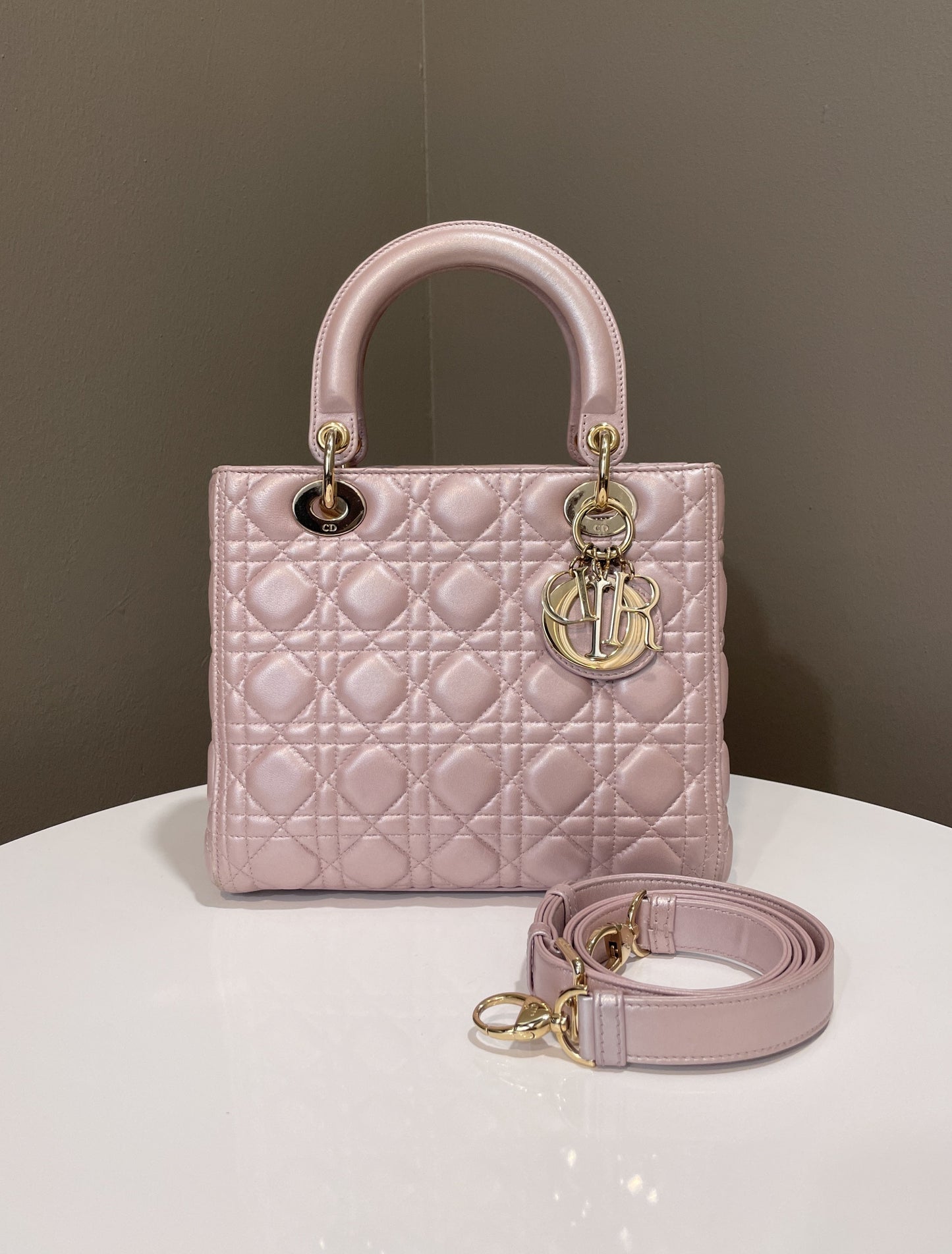 Dior Classic Lady Dior Pearl Louts Pink